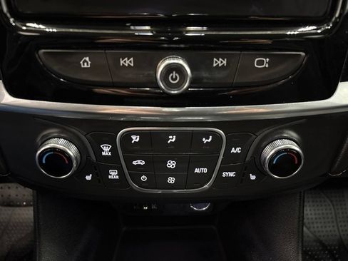 Used 2020 Chevrolet Traverse LT AWD/4WD image 21