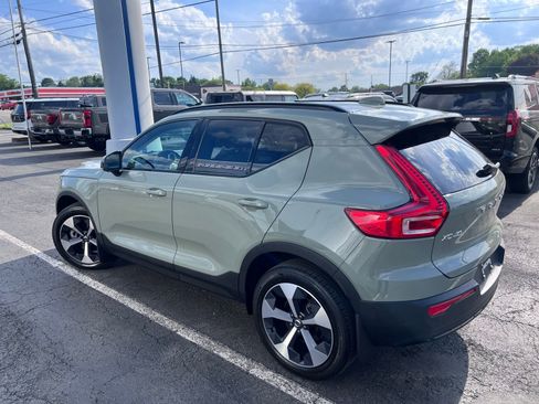 Used 2023 Volvo XC40 B5 Plus w/ Driver Assist Package AWD/4WD image 17