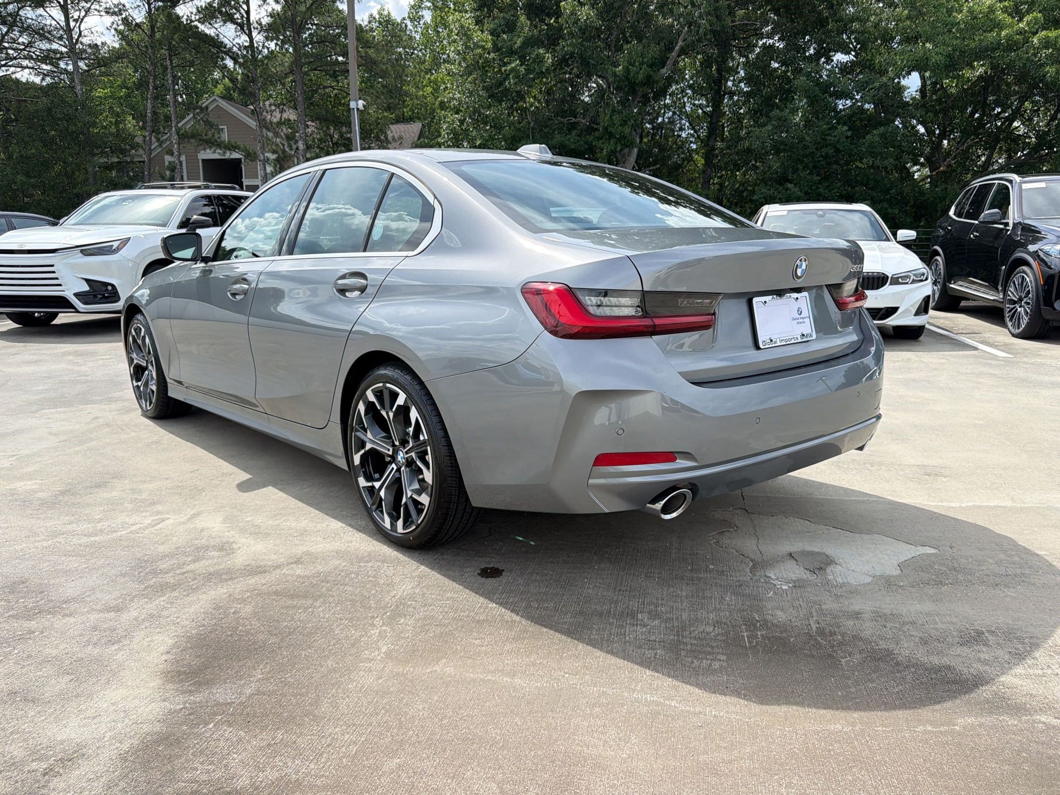 Used 2026 BMW 330i Sedan w/ Convenience Package RWD image 2