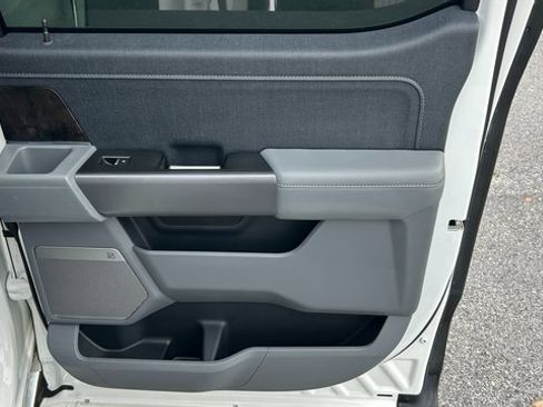 Used 2022 Ford F150 Lariat w/ Equipment Group 502A High image 39