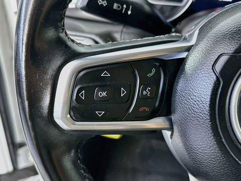 Used 2018 Jeep Wrangler Unlimited Sahara AWD/4WD image 24