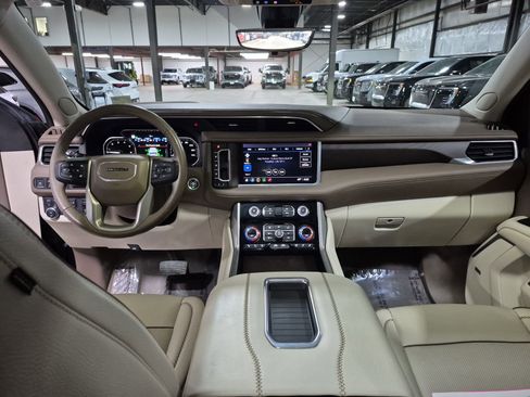 Certified 2021 GMC Yukon Denali w/ Denali Ultimate Package image 22