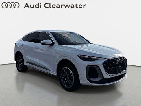 Certified 2025 Audi Q5 Premium w/ Convenience Package AWD/4WD image 4