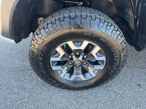 Used 2019 Toyota Tacoma TRD Off-Road image 29