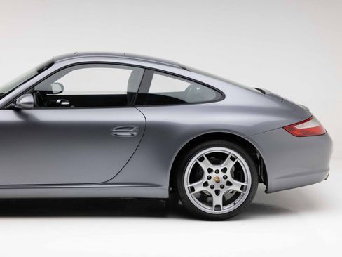 Used 2006 Porsche 911 Carrera RWD image 21