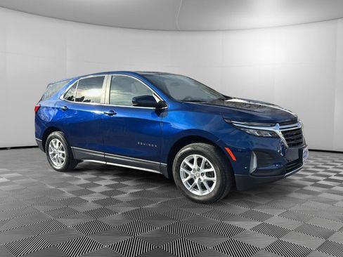 Used 2023 Chevrolet Equinox LT image 2