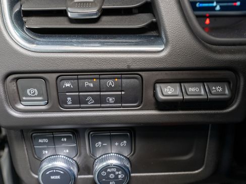 Used 2023 GMC Yukon AT4 w/ Technology Package image 31