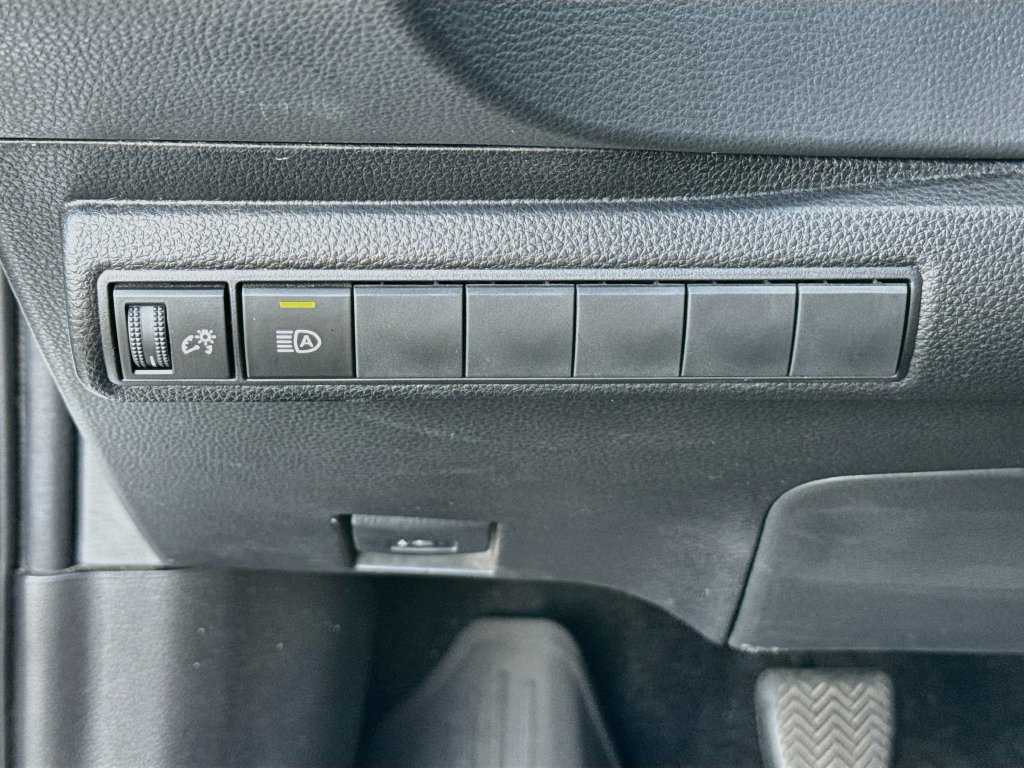 Used 2022 Toyota Corolla SE FWD image 10