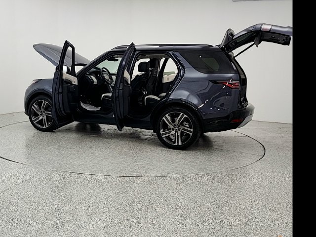 New 2026 Land Rover Discovery Limited Edition AWD/4WD image 12