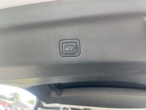 Used 2024 Chevrolet Tahoe High Country w/ Advanced Technology Package image 11