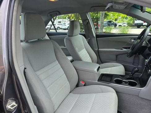 Used 2016 Toyota Camry LE FWD image 12