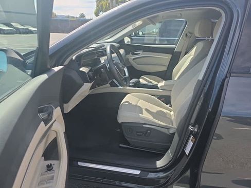 Used 2024 Audi Q8 e-tron Premium Plus w/ Premium Plus Package AWD/4WD image 9