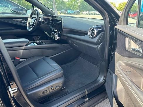 Used 2024 Chevrolet Blazer EV LT AWD/4WD image 11