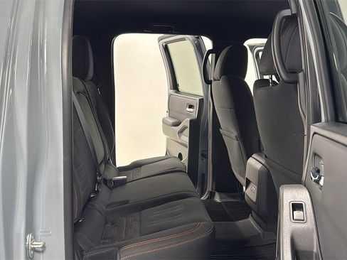 Used 2022 Nissan Frontier PRO-4X w/ Technology Package image 17