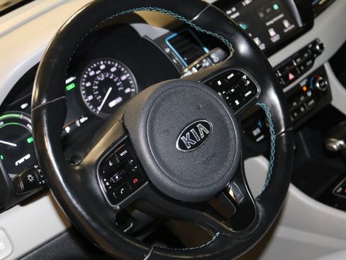 Used 2018 Kia Niro EX Premium image 65