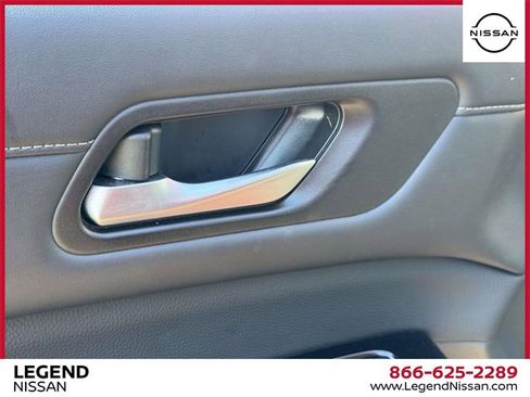 Certified 2024 Nissan Pathfinder SL image 16