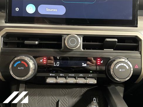 Used 2025 Toyota Tacoma TRD Off-Road AWD/4WD image 17