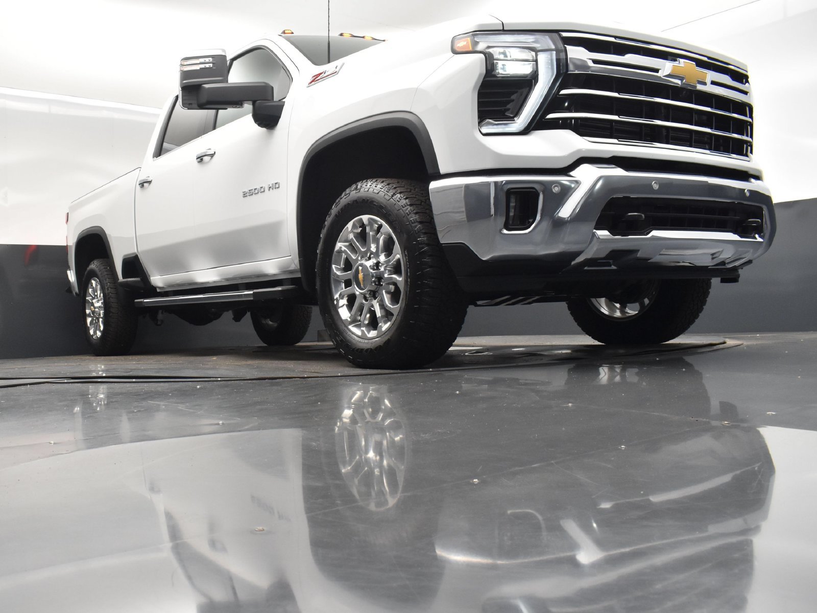 Used 2025 Chevrolet Silverado 2500 LTZ w/ LTZ Convenience Package AWD/4WD image 48