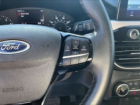 Certified 2022 Ford Escape SE w/ Cold Weather Package image 18