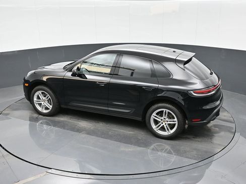Certified 2025 Porsche Macan image 27
