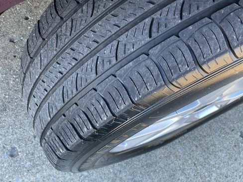 Used 2024 Ford Edge SEL w/ Convenience Package image 8