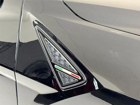 Used 2020 Lamborghini Urus image 37