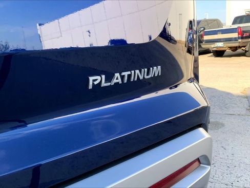 Used 2024 Nissan Pathfinder Platinum FWD image 10