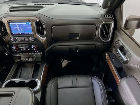 Certified 2022 Chevrolet Silverado 2500 High Country w/ LPO, Dark Essentials Package image 25