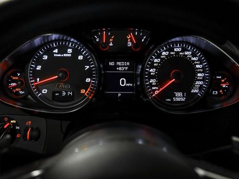 Used 2014 Audi R8 V8 image 41
