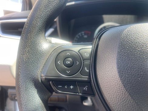 Used 2021 Toyota Corolla LE FWD image 17