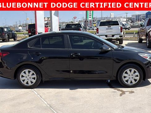 Used 2022 Kia Rio LX image 5