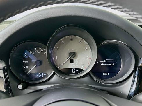 Certified 2023 Porsche Macan S AWD/4WD image 15