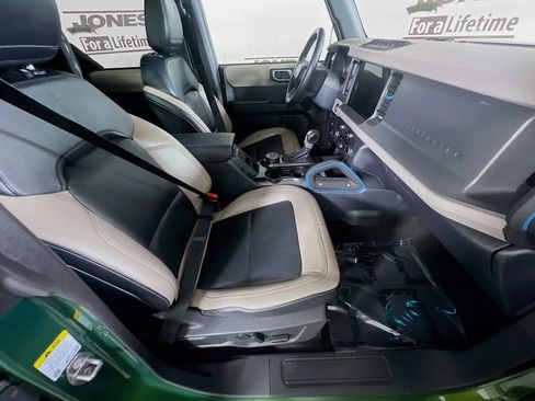 Used 2024 Ford Bronco Wildtrak image 30