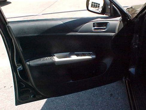 Used 2010 Subaru Impreza 2.5i Premium image 23