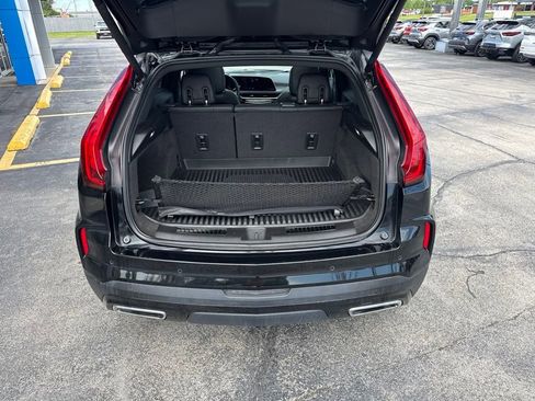 Used 2024 Cadillac XT4 Premium Luxury w/ Cold Weather Package AWD/4WD image 6