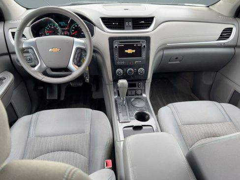 Certified 2017 Chevrolet Traverse LT image 16