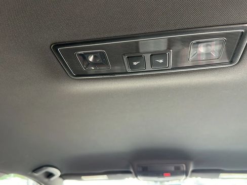 Used 2017 Volkswagen GTI SE FWD image 30