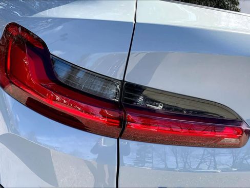 Used 2023 BMW X4 xDrive30i w/ M Sport Package AWD/4WD image 28
