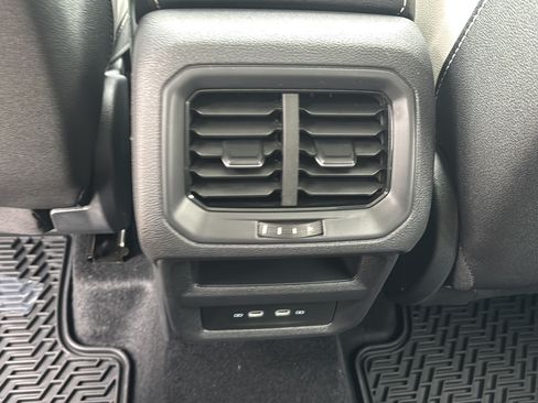 New 2026 Volkswagen Taos SE AWD/4WD image 16