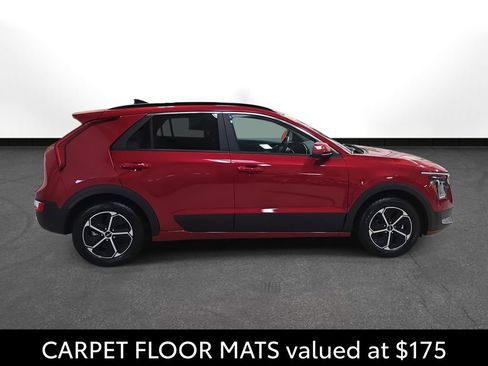 Used 2024 Kia Niro LX image 4