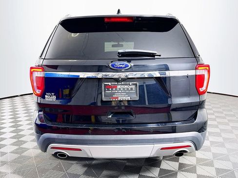 Used 2017 Ford Explorer XLT w/ Equipment Group 202A image 6