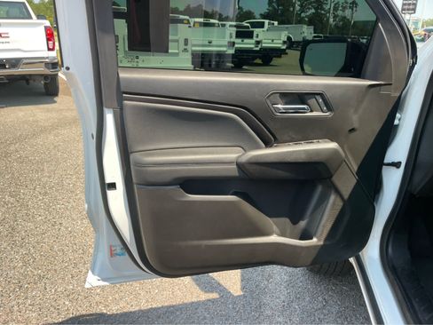 Used 2024 GMC Canyon Elevation w/ Elevation Premium Package RWD image 10