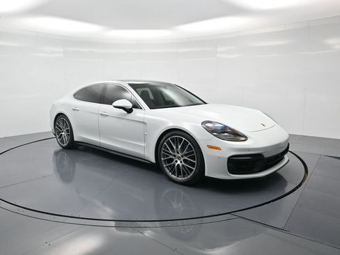 Certified 2023 Porsche Panamera Platinum Edition image 32