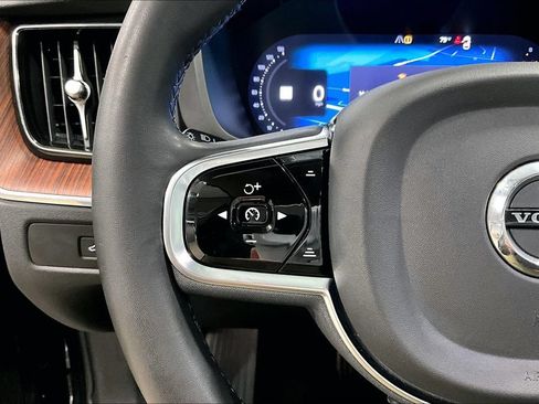 Certified 2023 Volvo XC60 B5 Plus w/ Climate Package AWD/4WD image 11