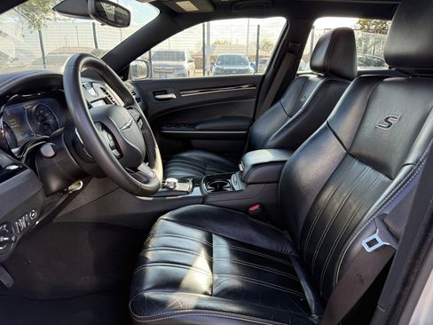 Used 2023 Chrysler 300 S image 9