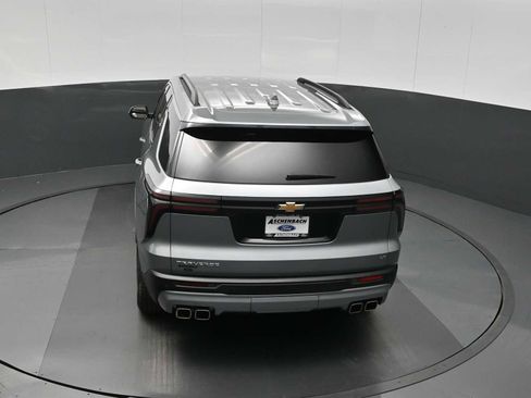 Used 2024 Chevrolet Traverse LT image 23