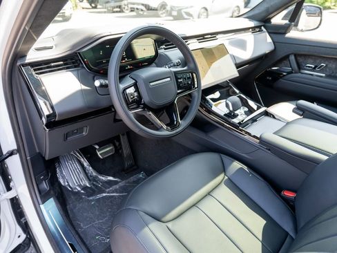 New 2025 Land Rover Range Rover Sport Autobiography image 11