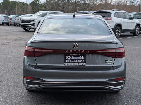 Used 2025 Volkswagen Jetta SEL image 8