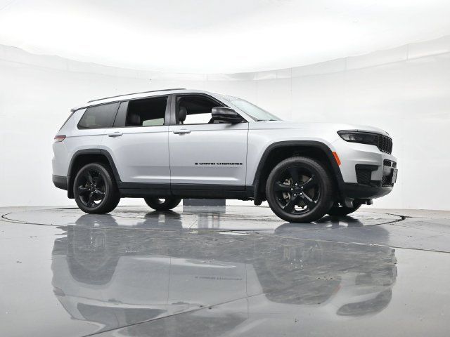 Used 2023 Jeep Grand Cherokee L Altitude AWD/4WD image 35