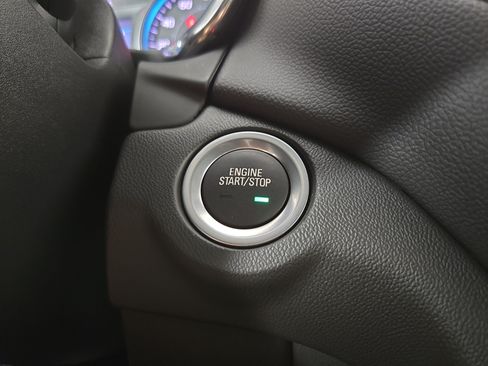 Used 2022 Chevrolet Equinox LT FWD image 26